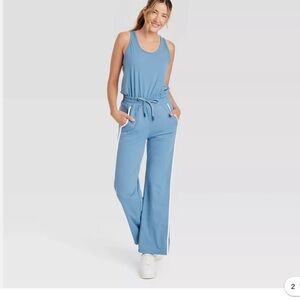 NWT  Women’s Sleeveless Jumpsuit with Side  Pockets.   Blue White Trim. M